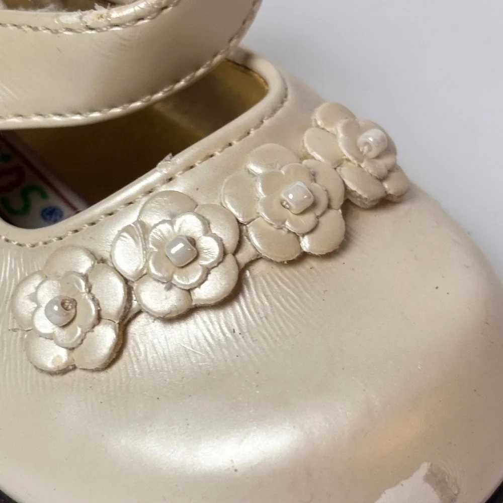 Vintage McKids toddler Girls Champagne Gold Floral Mary Jane Dress Shoes 4‎ 90's